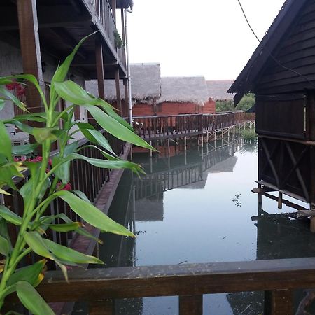 La Capannina Chez Lea Otel Morondava Dış mekan fotoğraf